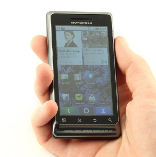 Motorola MILESTONE 2 in hands